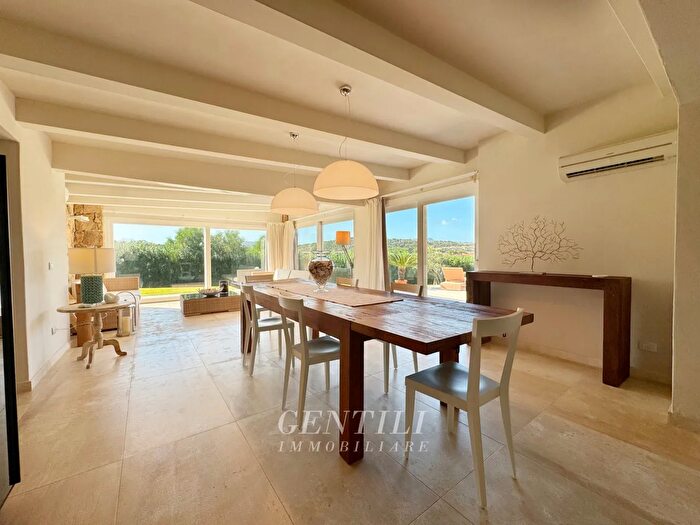 Casa quadrilocale in vendita in Villaggio Palma, Arzachena