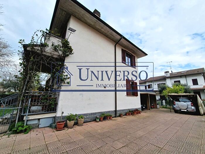 Case in Vendita e in Affitto - 3