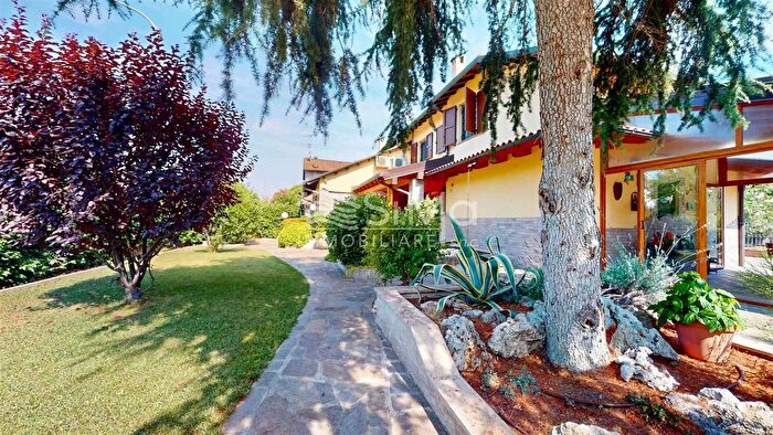 Casa con 6 locali in vendita in Via Gandolfi, Minerbio