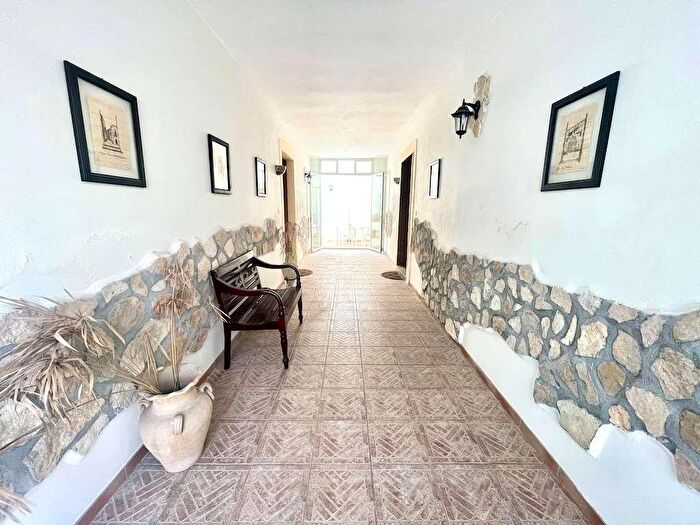 Casa con 8 locali in vendita in Via Torino, Siracusa