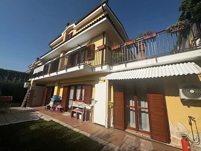 Casa con 5 locali in vendita in Via di Valle Reale, Morlupo