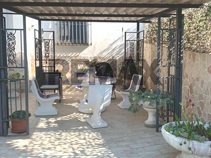 Casa con 5 locali in vendita in Minturno