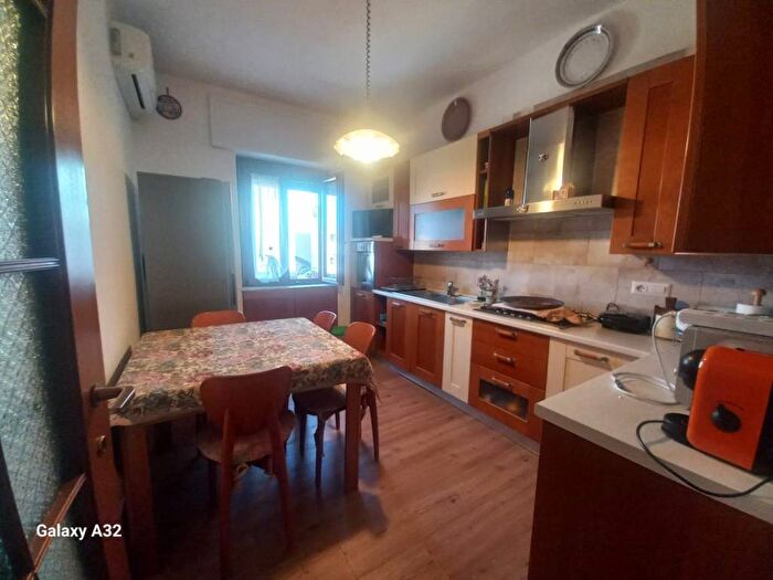 Appartamento trilocale in affitto in Via San Martino, Selargius