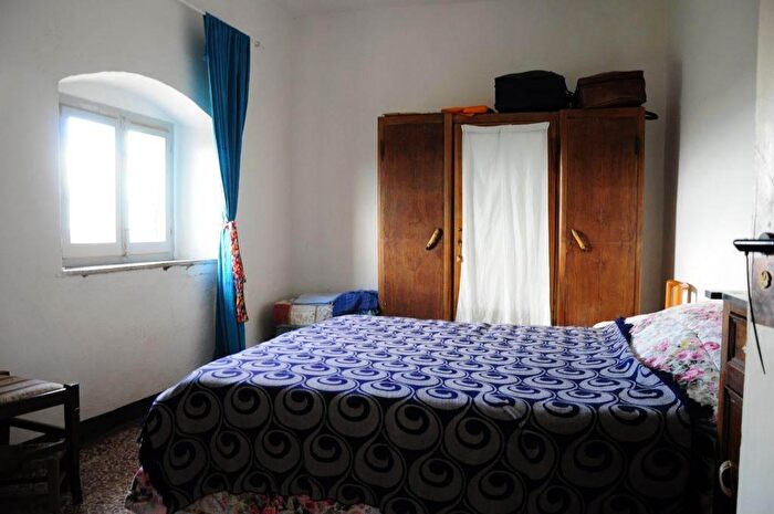 Appartamento con 8 locali in vendita in Via San Michele, Casole DElsa