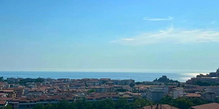 Appartamento trilocale in vendita in Via Dottor Aldo Ordine, Scalea