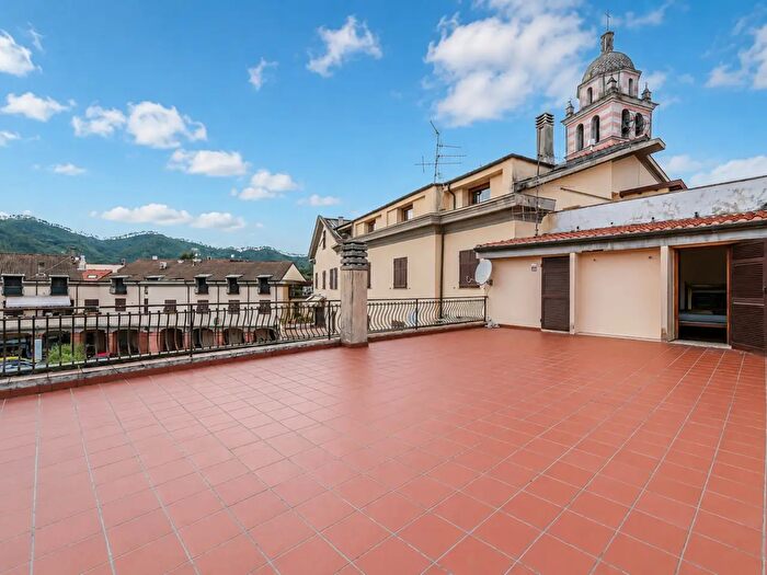Appartamento con 8 locali in vendita in Via Briniati, Brugnato