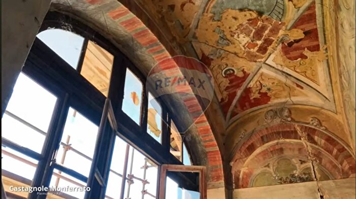 Casa con 19 locali in vendita in Via Roma, Castagnole Monferrato