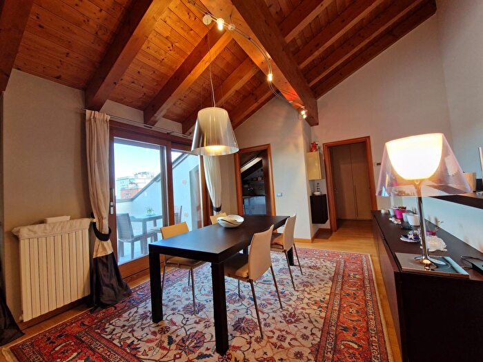 Appartamento con 5 locali in vendita in Via Tommaso Temanza, Padova