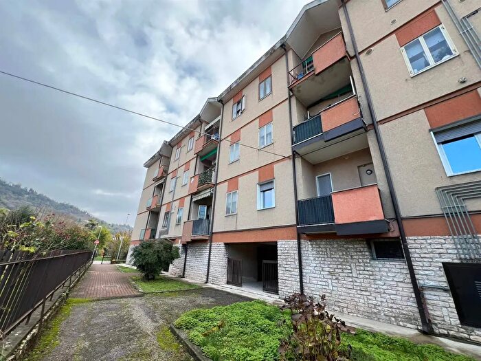 Appartamento con 6 locali in vendita in Via San Pio X, Montecchio Maggiore