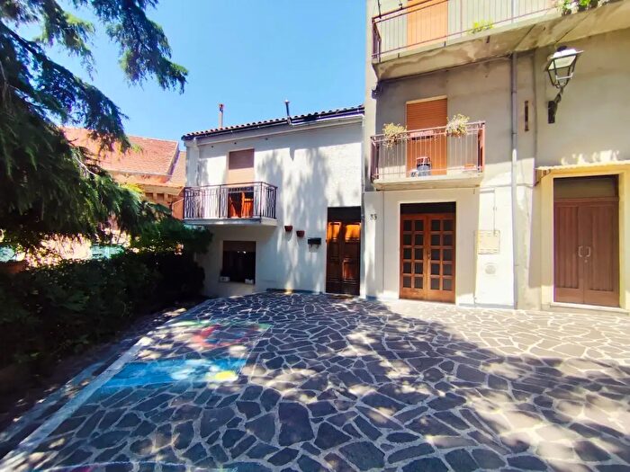 Appartamento con 5 locali in vendita in Via Salita De Renzis, Atessa