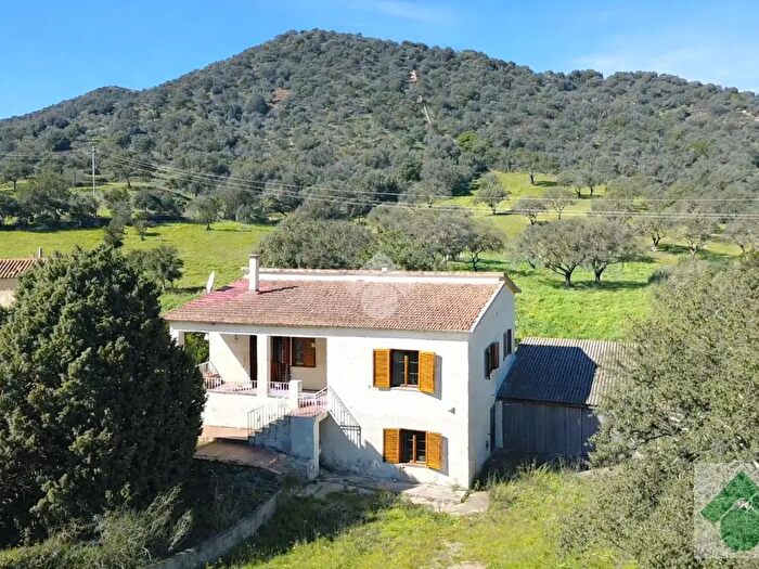 Casa quadrilocale in vendita in Santu Juanni, Loiri Porto San Paolo