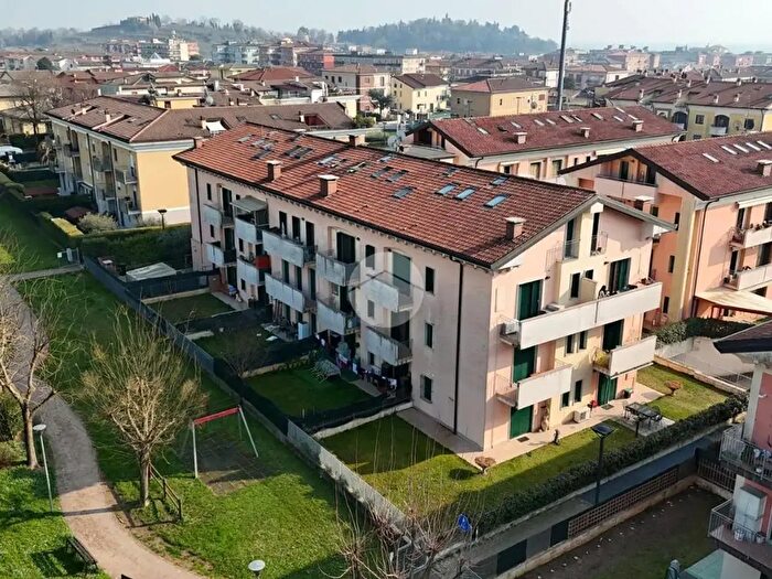 Appartamento bilocale in vendita in Via Venezia, Colognola Ai Colli