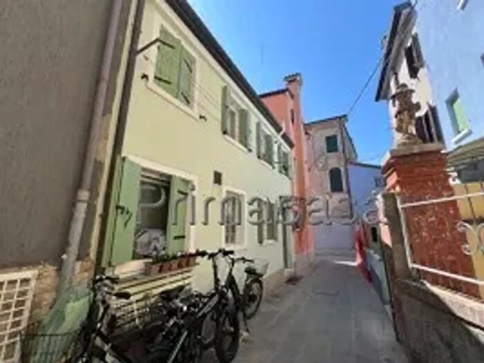 Casa trilocale in vendita in Via Sottomarina, Chioggia