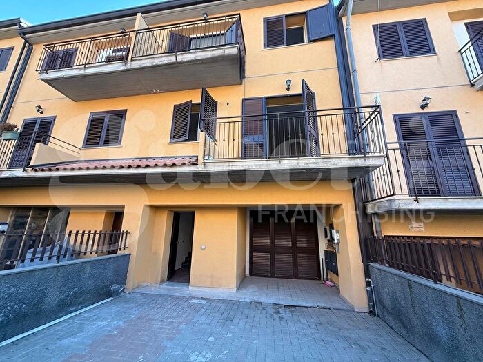 Casa con 5 locali in vendita in Santa Maria delle Fosse, Mascalucia