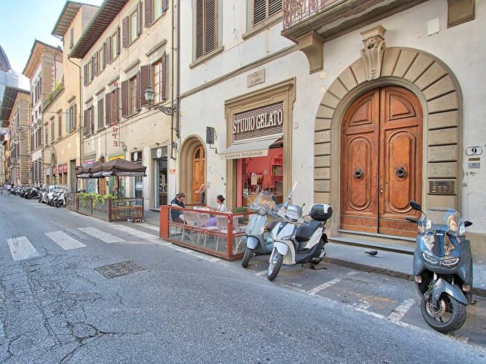 Appartamento trilocale in vendita in Via dei Servi, Duomo, Firenze