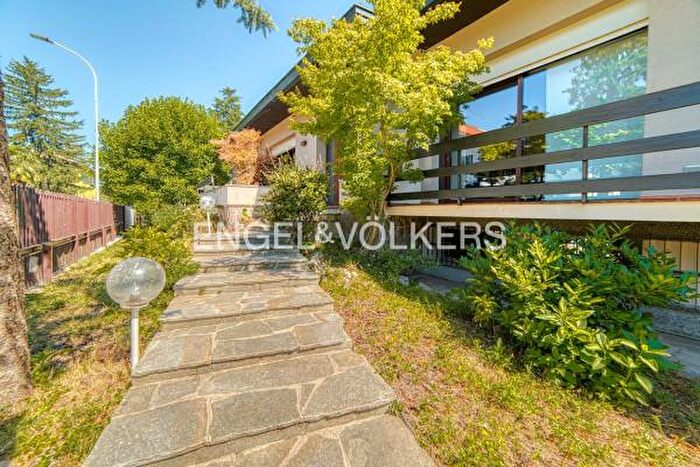 Casa con 5 locali in vendita in Via Carroccio, Cerro Maggiore