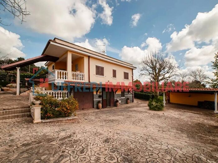Casa con 5 locali in vendita in Via Spluga, Aprilia