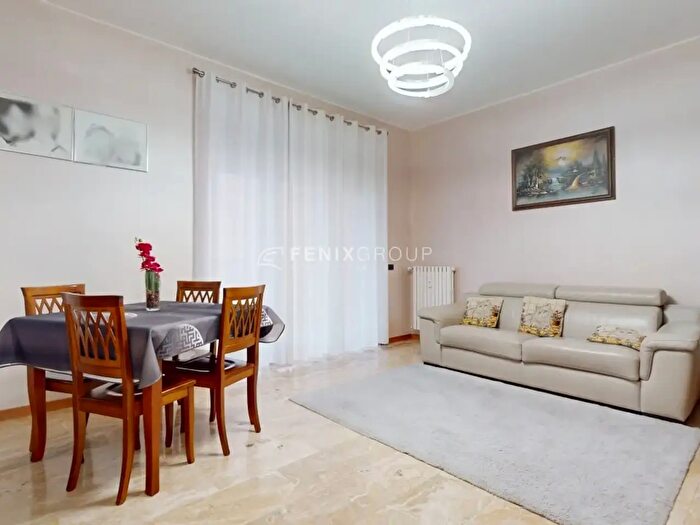 Appartamento quadrilocale in vendita in Via Sporting Mirasole, Opera