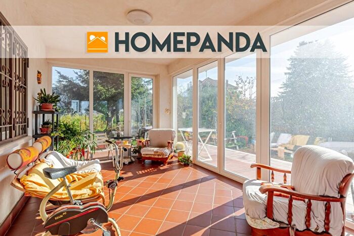 Casa con 11 locali in vendita in Via Francesco Serra, Piane Crati