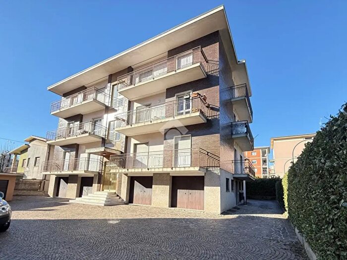 Appartamento trilocale in vendita in Via XXVI Aprile, Cisano Bergamasco