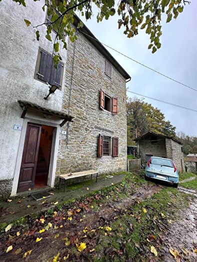 Casa quadrilocale in vendita in Via Formarulli, Castiglione Dei Pepoli