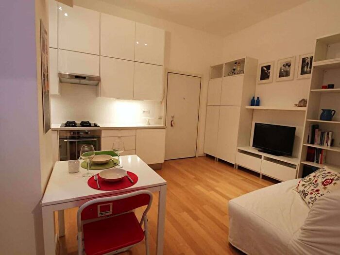 Appartamento bilocale in affitto in Bastioni di Porta Volta, Moscova, Milano