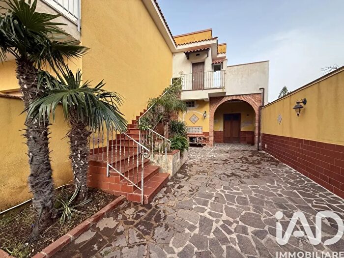 Casa con 7 locali in vendita in Via Chimera, Palermo