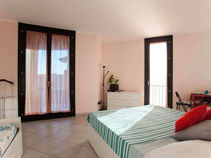 Appartamento monolocale in affitto in Piazzale Segesta, Milano