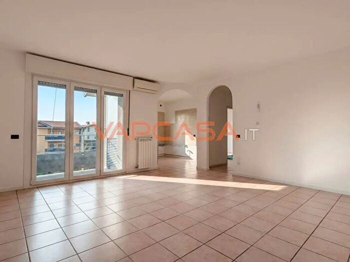 Appartamento trilocale in vendita in Via Verdello Ciserano, Ciserano