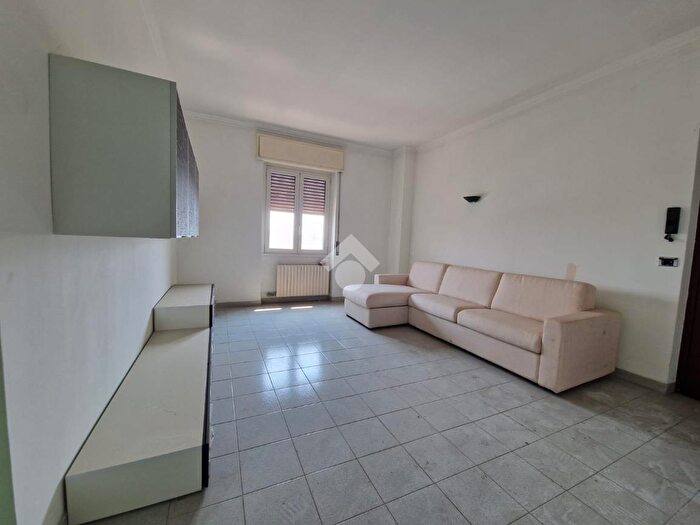 Appartamento bilocale in vendita in Via Trieste, Limbiate