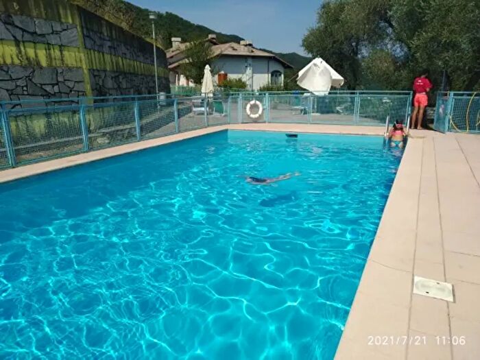 Casa con 6 locali in vendita in Tribogna