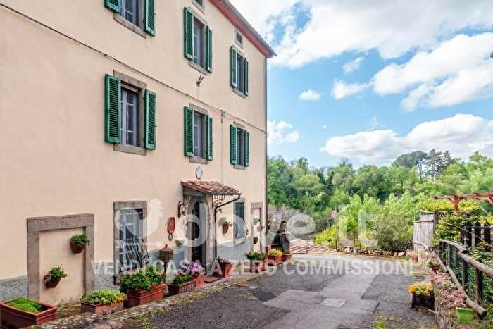 Casa con 6 locali in vendita in Strada dei Tepolini, Castel Del Piano
