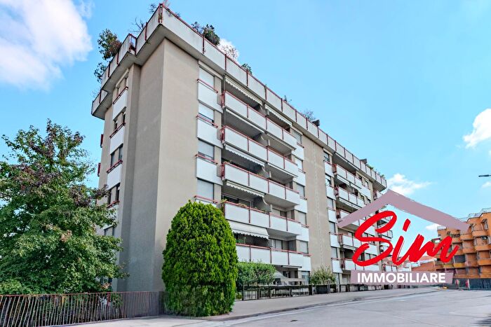 Appartamento con 5 locali in affitto in Via Dellavecchia Snc, Novara