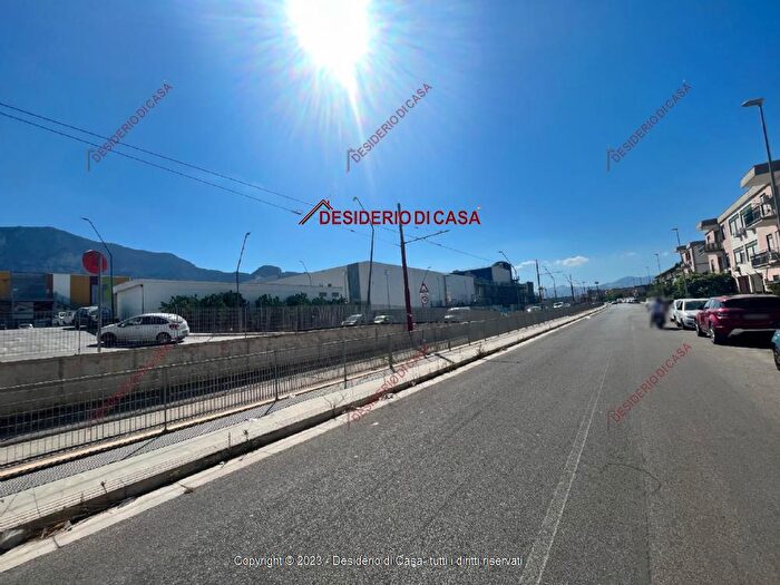 Appartamento bilocale in vendita in Via Carlo Gulì Palermo Pa Italia, Palermo