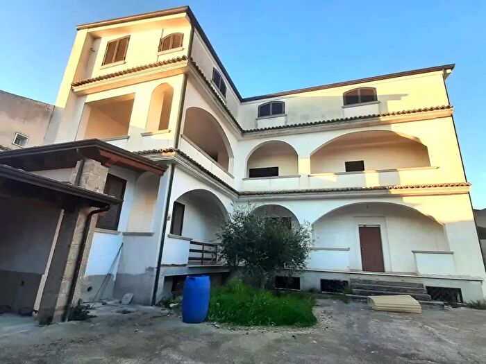 Appartamento con 13 locali in vendita in Via Vittorio Emanuele, Macerata Campania