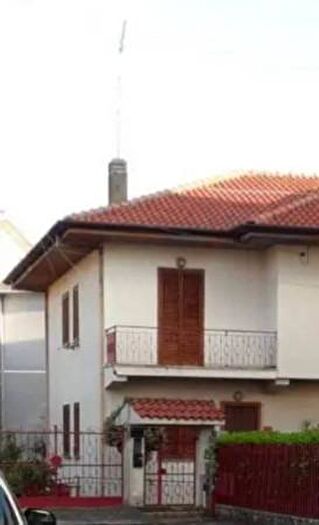 Casa con 5 locali in vendita in Via Aprile, Norma