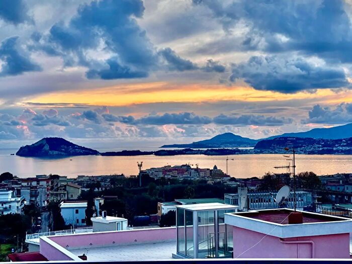 Appartamento trilocale in affitto in Pozzuoli