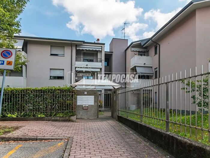 Appartamento trilocale in vendita in Desio