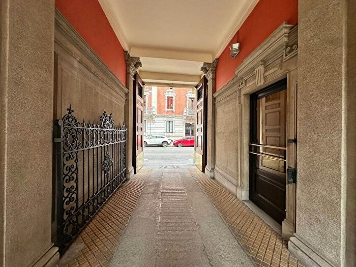 Appartamento bilocale in affitto in Via Spartaco, Montenero, Milano