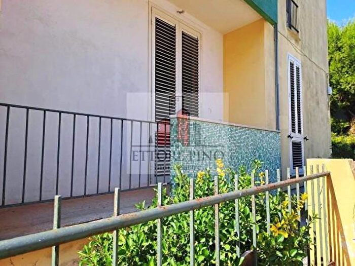 Appartamento con 5 locali in vendita in Casarano