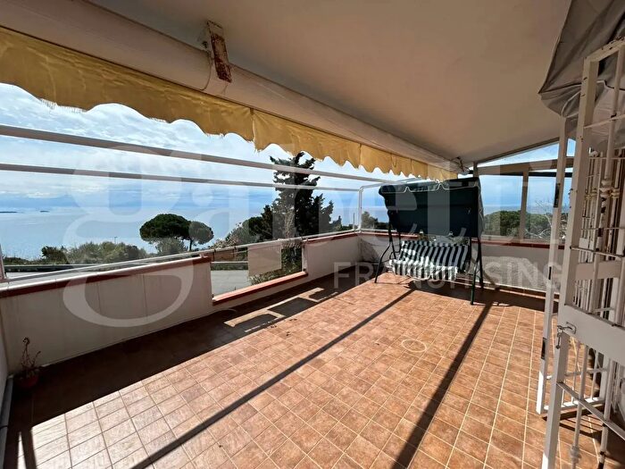 Appartamento trilocale in vendita in Strada Statale, Scalea