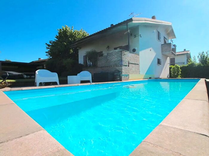 Casa con 5 locali in vendita in Via Abele Crespi, Fara Gera D'Adda