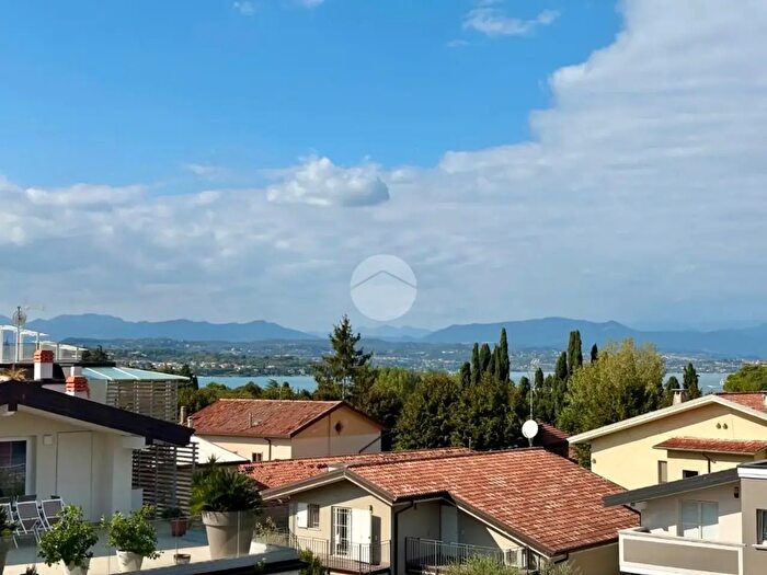 Appartamento trilocale in vendita in Via Sarca, Desenzano Del Garda