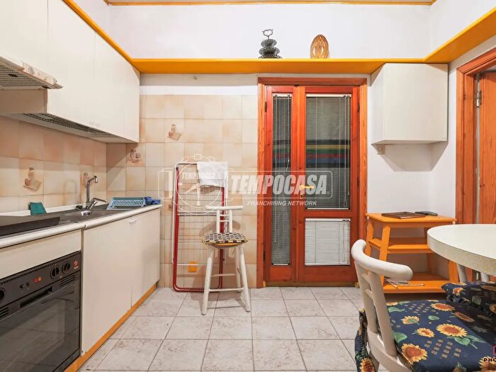 Appartamento bilocale in vendita in Via del Pallone, Livorno
