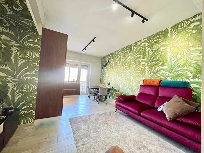 Appartamento trilocale in affitto in Via Carlo Avegno, Roma