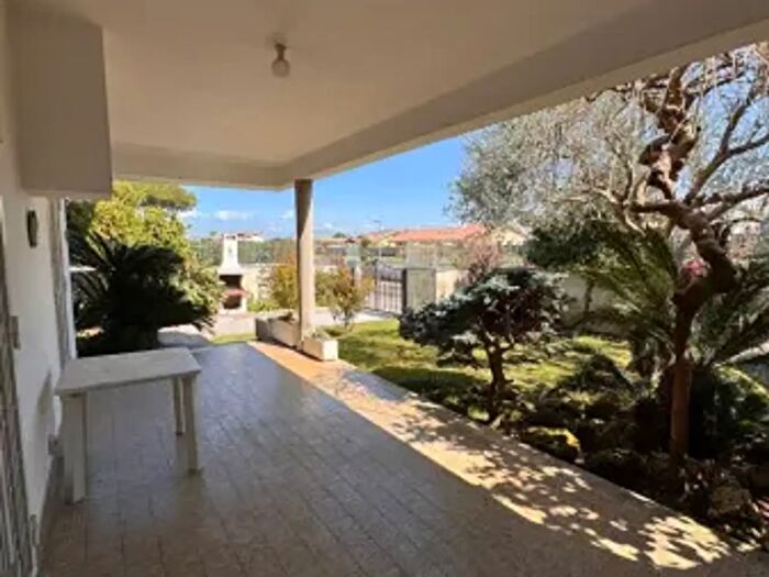 Casa con 5 locali in vendita in Viale di Valle Schioia, Anzio