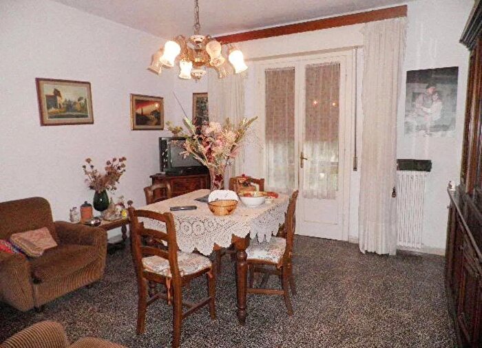 Appartamento con 5 locali in vendita in Castellina Marittima