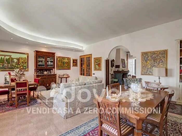 Appartamento quadrilocale in vendita in Via Baracca, Guagnano