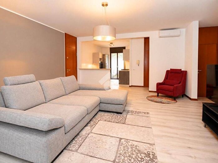 Appartamento quadrilocale in vendita in Via cristoforo colombo, Milano, Basiglio
