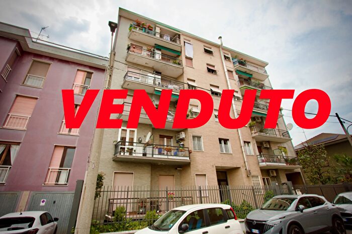 Appartamento trilocale in vendita in Via a Guazzoni, Cinisello Balsamo